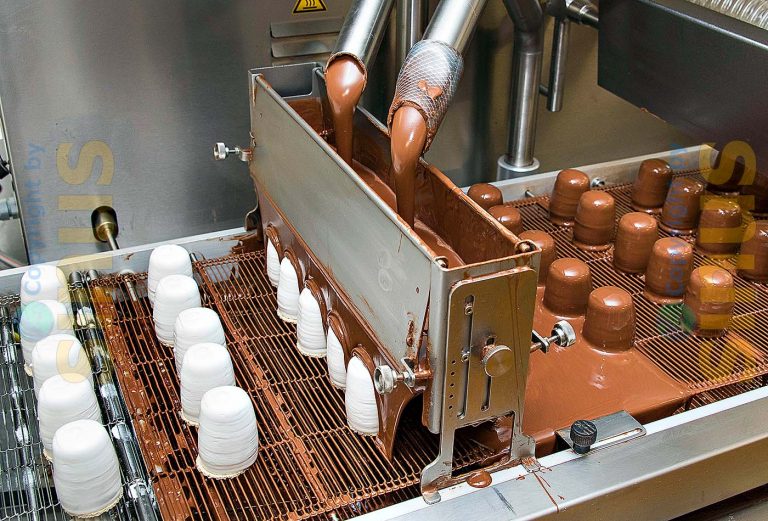 Mohrenkopf-Produktion, Schokolade, umstrittener Name, Rassismus, Schaumkuss