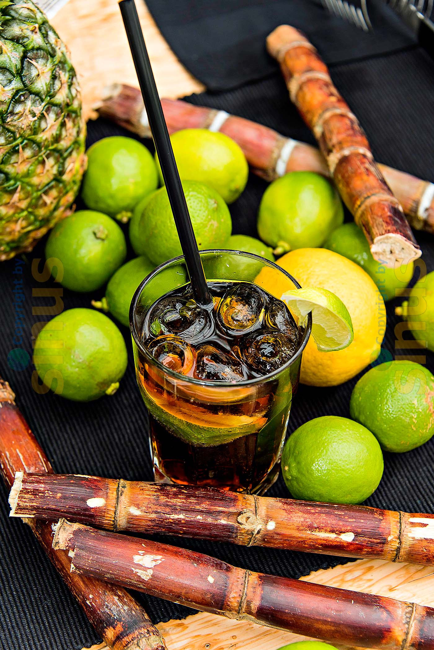 Rum, Zuckerrohr und Limetten