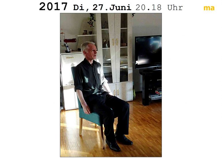 Hansruedi testet Stuhl copyright by SINUS and David